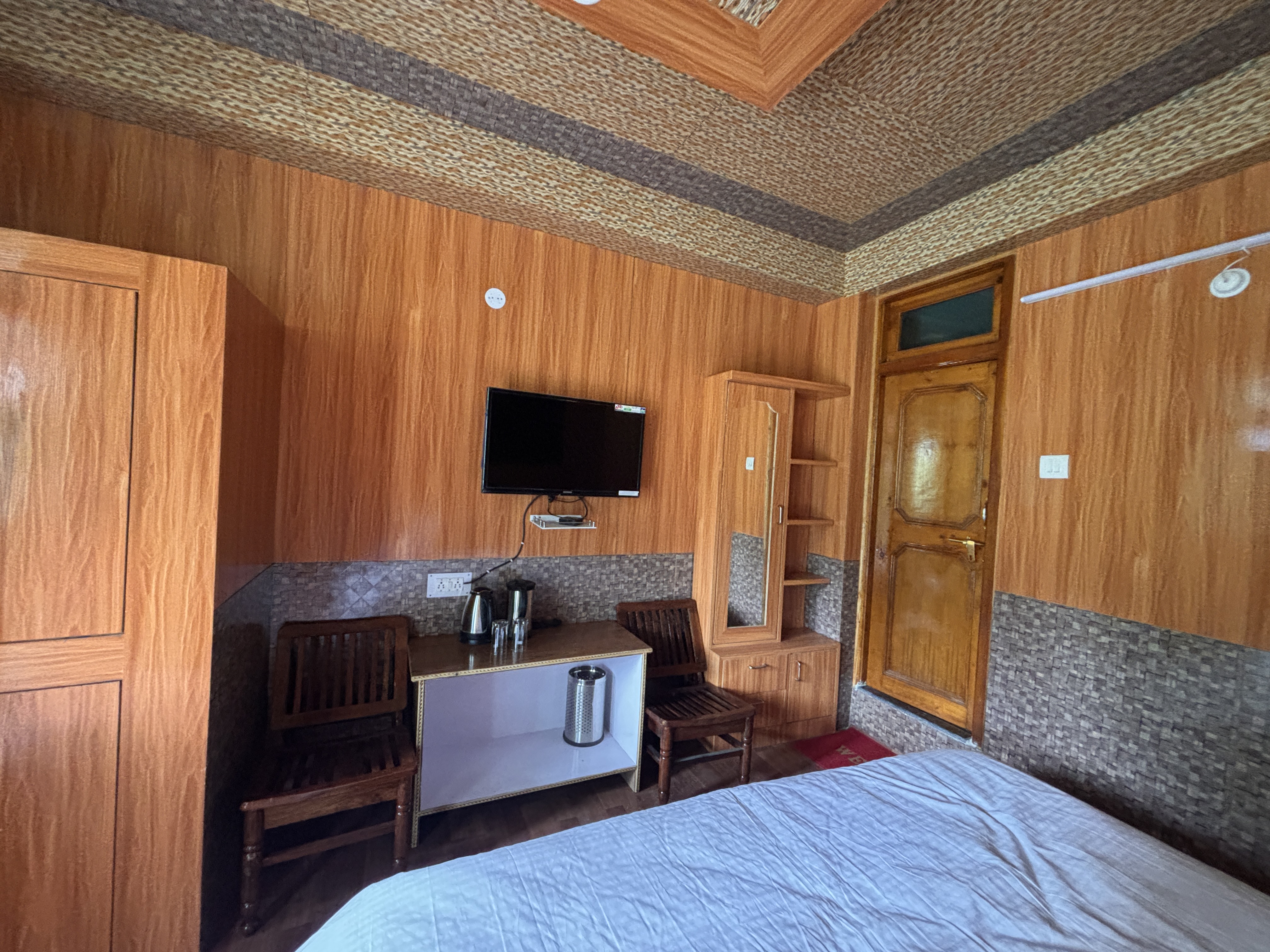 Hotel Geetanjali Sangla gallery image 1